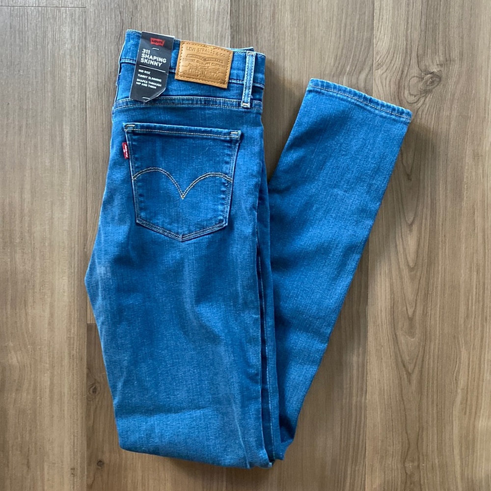 NWT Levi's 311 Shaping Skinny
